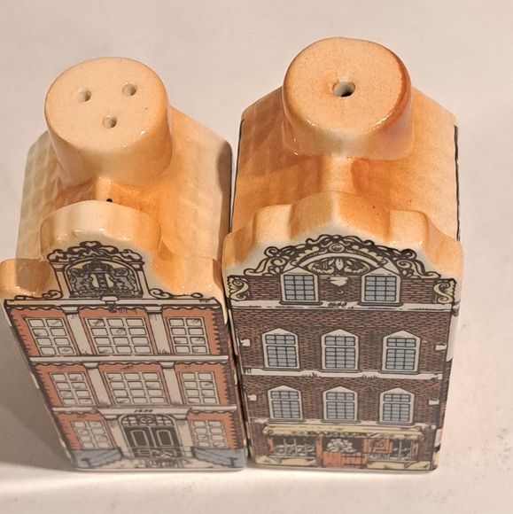 Vintage porcelain salt and pepper shakers  kitchen décor gift idea - Picture 7 of 10